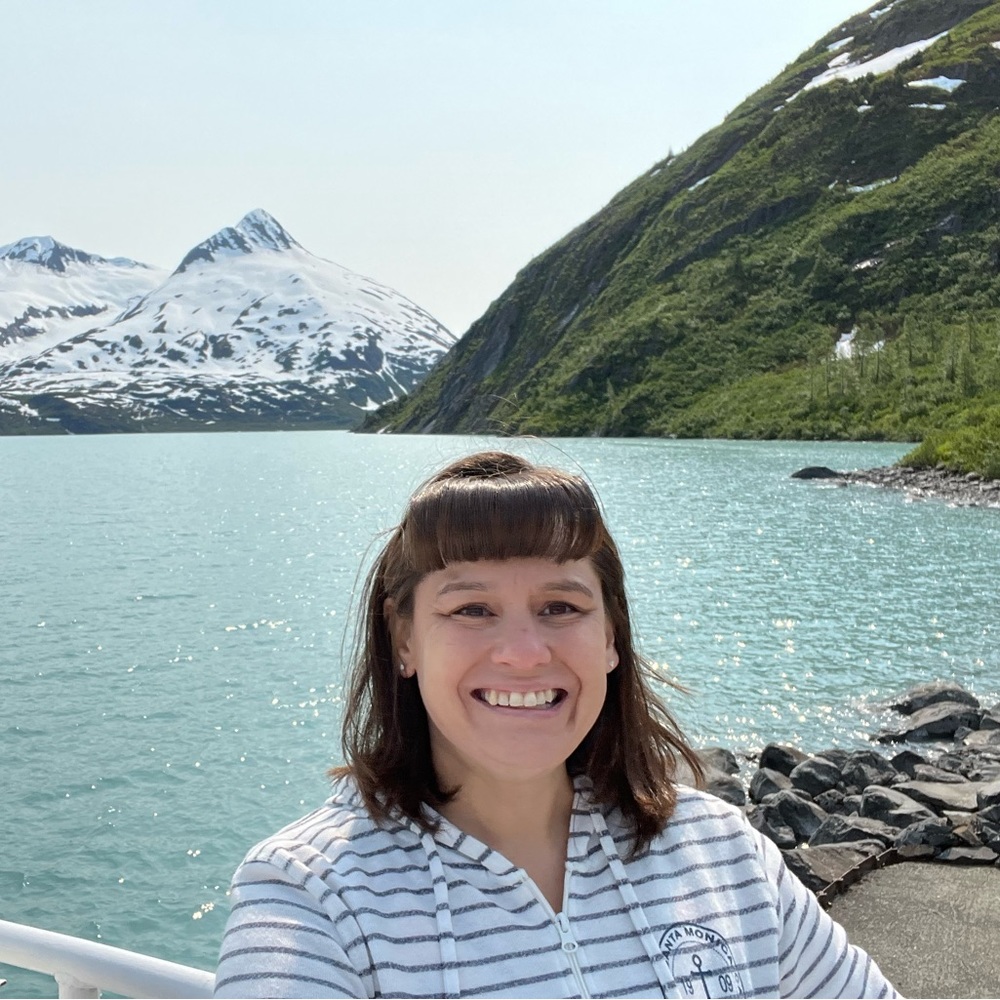 Meet your Posher, Laura Lee